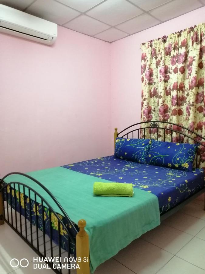 Layla Inn Batu Pahat Exterior photo