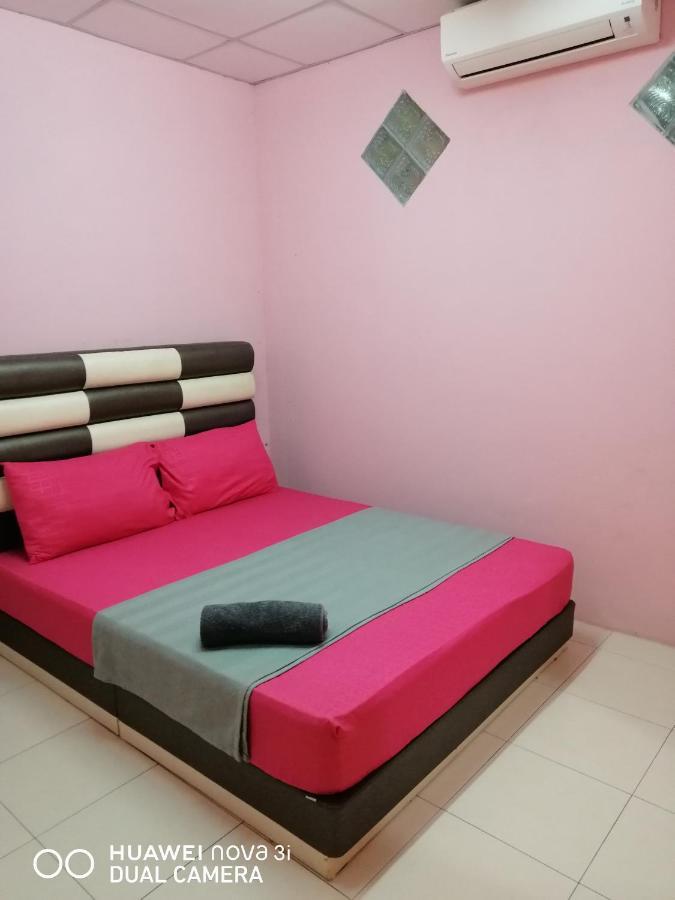 Layla Inn Batu Pahat Exterior photo