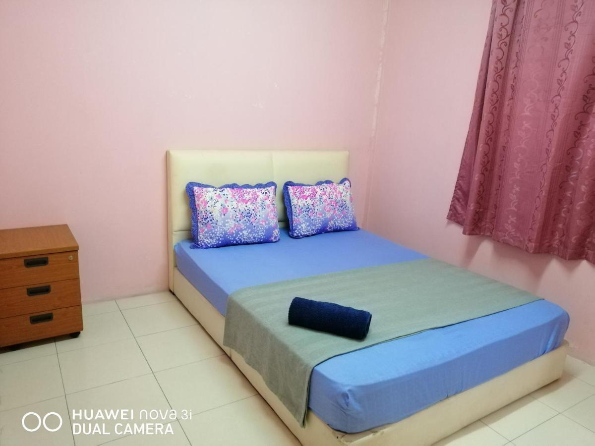 Layla Inn Batu Pahat Exterior photo