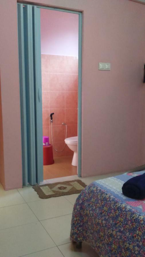 Layla Inn Batu Pahat Exterior photo