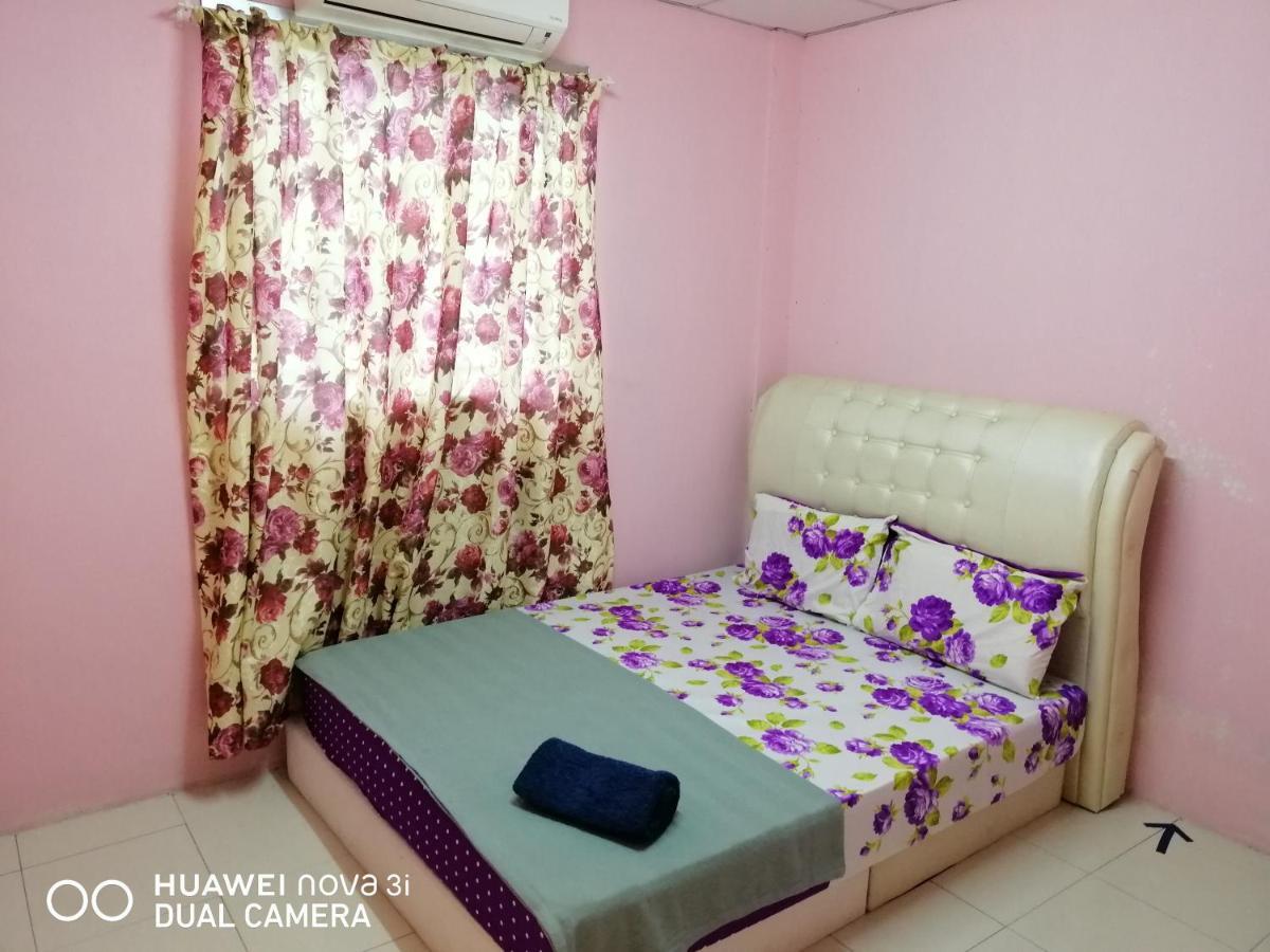 Layla Inn Batu Pahat Exterior photo