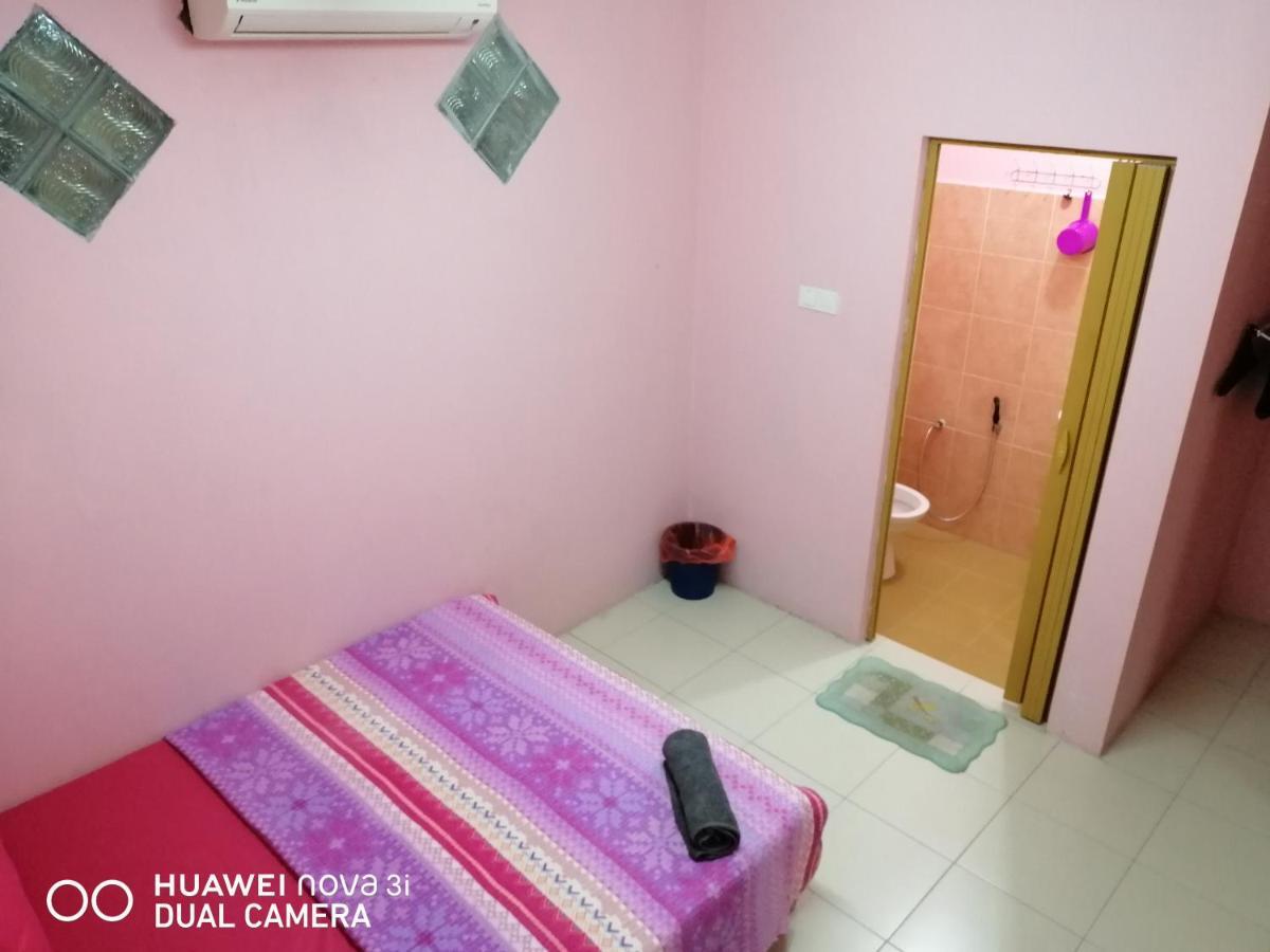 Layla Inn Batu Pahat Exterior photo