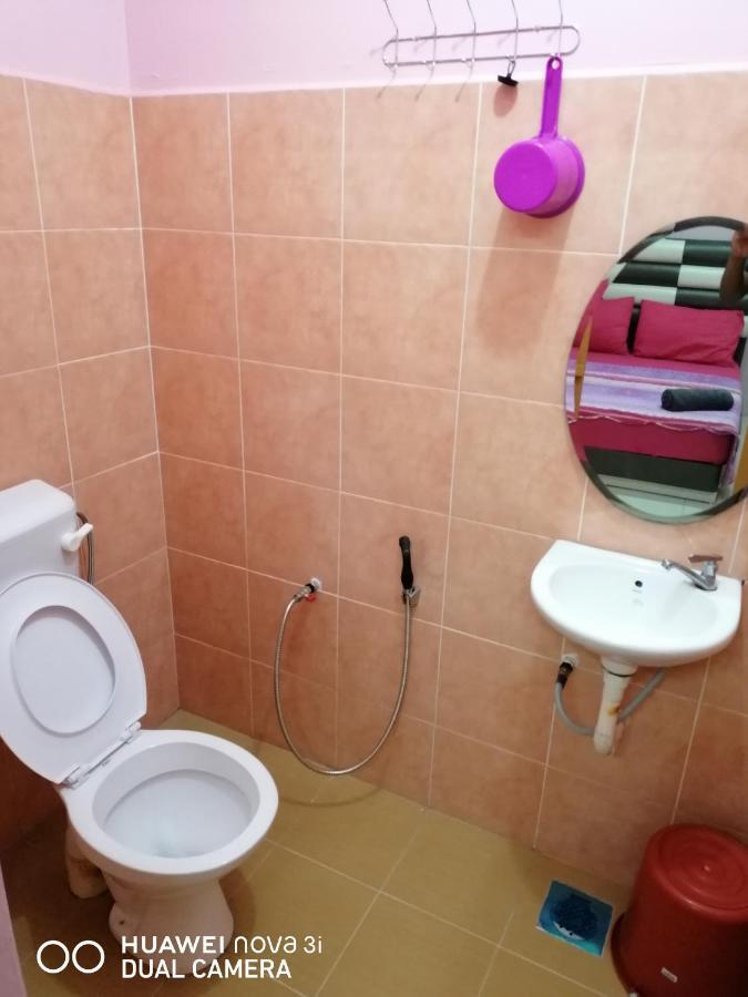 Layla Inn Batu Pahat Exterior photo